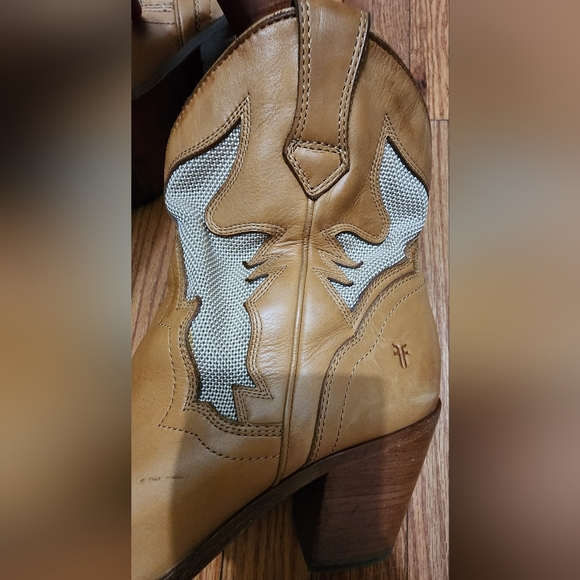 FRYE Lt Brown/Off-white Mesh Insets Faye Short Boots Women's Size 10 - Picture 11 of 14